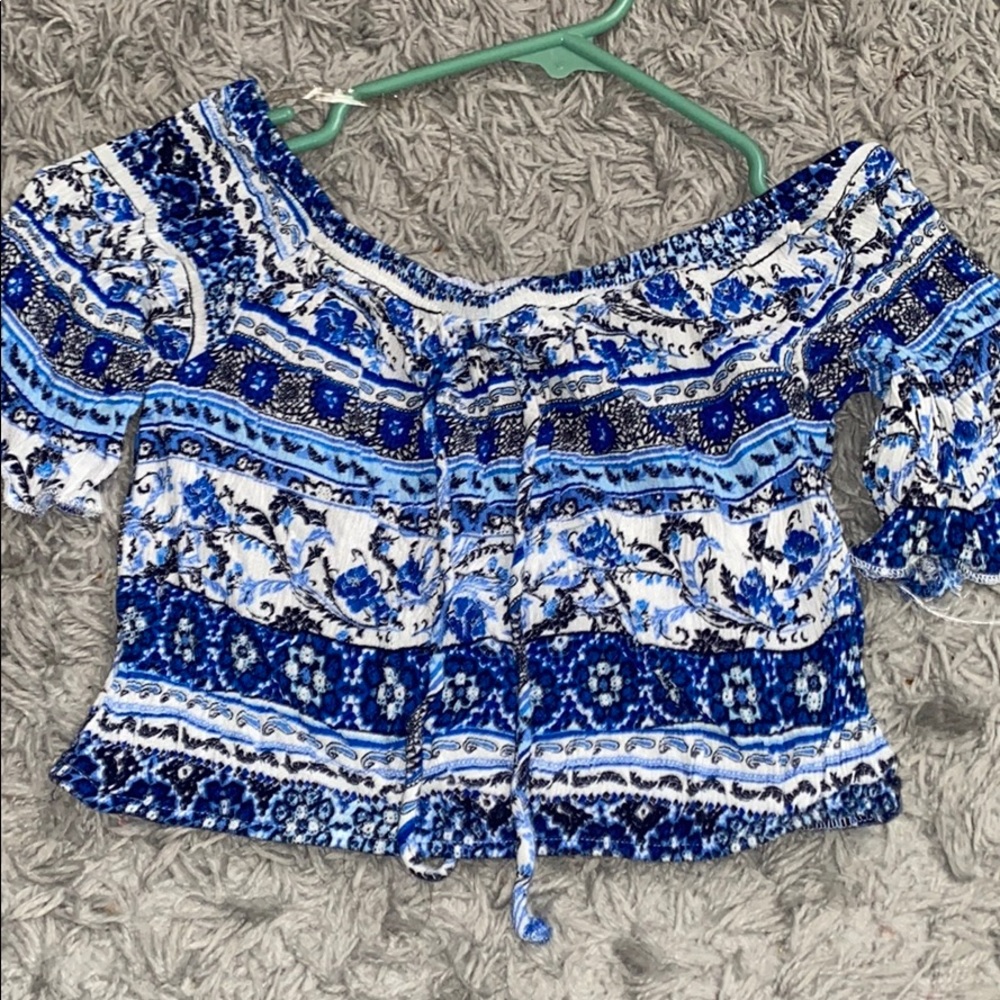 Off the Shoulder Paisley Crop top